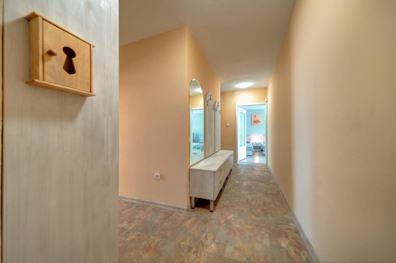 Daisy - 3 Room And Kitchen Apartment In Lazur 布尔加斯 外观 照片